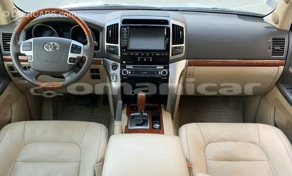 Buy Import Toyota Land Cruiser White Car in Import - Dubai in Dhufar Buy Import Toyota Land Cruiser White Car in Import - Dubai in Dhufar