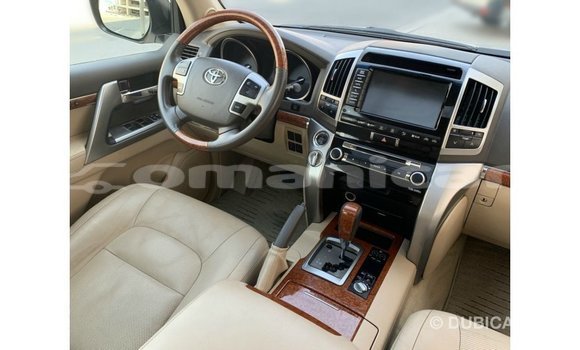 Buy Import Toyota Land Cruiser White Car in Import - Dubai in Dhufar Buy Import Toyota Land Cruiser White Car in Import - Dubai in Dhufar