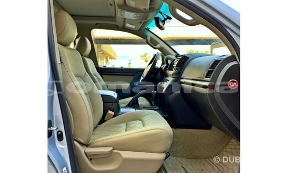 Buy Import Toyota Land Cruiser Blue Car in Import - Dubai in Dhufar Buy Import Toyota Land Cruiser Blue Car in Import - Dubai in Dhufar