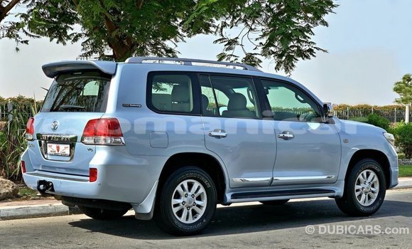 Buy Import Toyota Land Cruiser Blue Car in Import - Dubai in Dhufar Buy Import Toyota Land Cruiser Blue Car in Import - Dubai in Dhufar