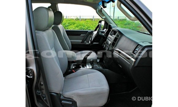 Buy Import Mitsubishi Pajero Brown Car in Import - Dubai in Dhufar Buy Import Mitsubishi Pajero Brown Car in Import - Dubai in Dhufar