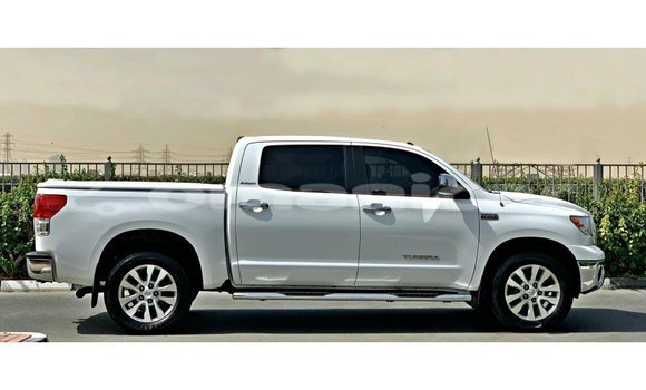 Buy Import Toyota Tundra White Car in Import - Dubai in Dhufar Buy Import Toyota Tundra White Car in Import - Dubai in Dhufar