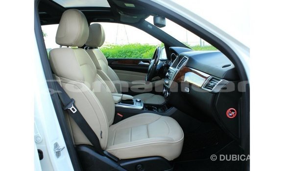 Buy Import Mercedes-Benz 190 White Car in Import - Dubai in Dhufar Buy Import Mercedes-Benz 190 White Car in Import - Dubai in Dhufar