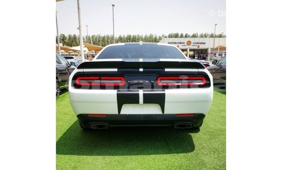 Buy Import Dodge Challenger White Car in Import - Dubai in Dhufar Buy Import Dodge Challenger White Car in Import - Dubai in Dhufar