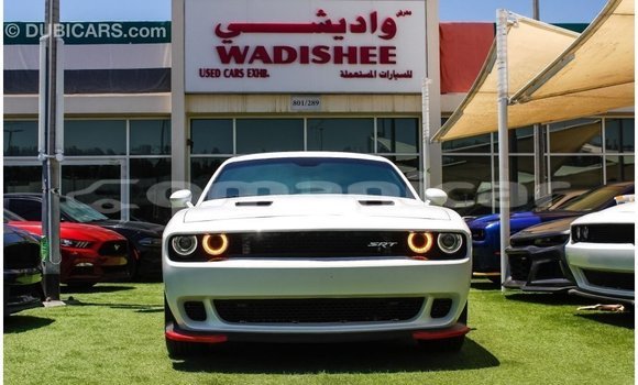 Buy Import Dodge Challenger White Car in Import - Dubai in Dhufar Buy Import Dodge Challenger White Car in Import - Dubai in Dhufar