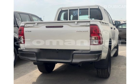 Buy Import Toyota Hilux White Car in Import - Dubai in Dhufar Buy Import Toyota Hilux White Car in Import - Dubai in Dhufar