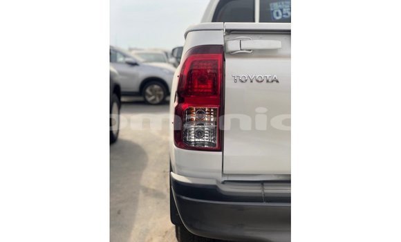 Buy Import Toyota Hilux White Car in Import - Dubai in Dhufar Buy Import Toyota Hilux White Car in Import - Dubai in Dhufar