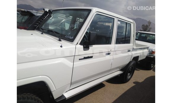 Buy Import Toyota Land Cruiser White Car in Import - Dubai in Dhufar Buy Import Toyota Land Cruiser White Car in Import - Dubai in Dhufar