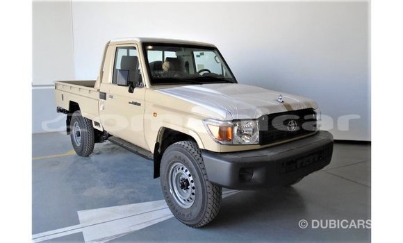 Buy Import Toyota Land Cruiser Beige Car in Import - Dubai in Dhufar Buy Import Toyota Land Cruiser Beige Car in Import - Dubai in Dhufar