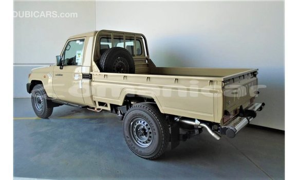 Buy Import Toyota Land Cruiser Beige Car in Import - Dubai in Dhufar Buy Import Toyota Land Cruiser Beige Car in Import - Dubai in Dhufar