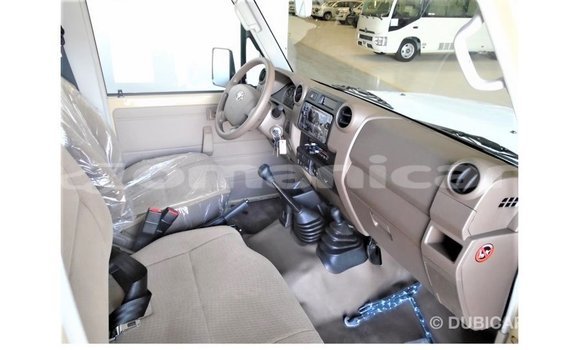 Buy Import Toyota Land Cruiser Beige Car in Import - Dubai in Dhufar Buy Import Toyota Land Cruiser Beige Car in Import - Dubai in Dhufar