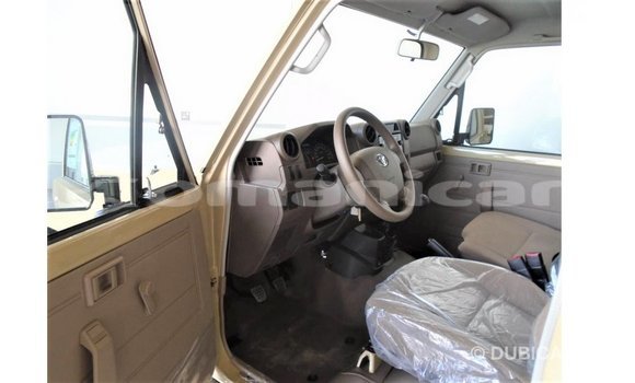Buy Import Toyota Land Cruiser Beige Car in Import - Dubai in Dhufar Buy Import Toyota Land Cruiser Beige Car in Import - Dubai in Dhufar