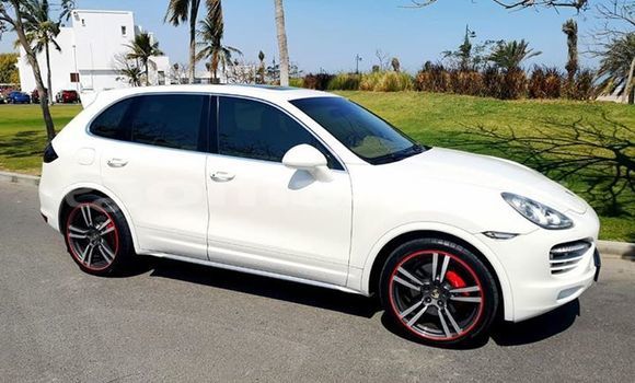 Buy Used Porsche Cayenne White Car in Muscat in Masqat Buy Used Porsche Cayenne White Car in Muscat in Masqat