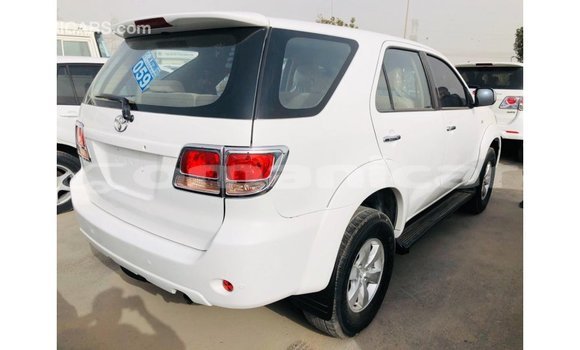 Buy Import Toyota Fortuner White Car in Import - Dubai in Dhufar Buy Import Toyota Fortuner White Car in Import - Dubai in Dhufar