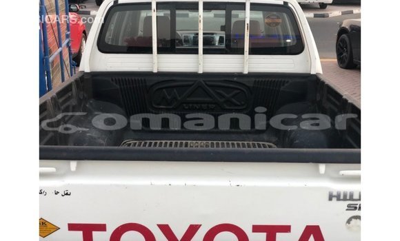 Buy Import Toyota Hilux White Car in Import - Dubai in Dhufar Buy Import Toyota Hilux White Car in Import - Dubai in Dhufar