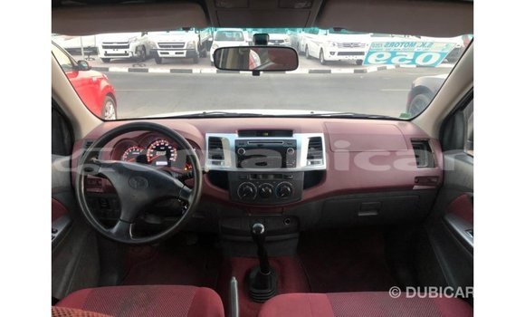 Buy Import Toyota Hilux White Car in Import - Dubai in Dhufar Buy Import Toyota Hilux White Car in Import - Dubai in Dhufar