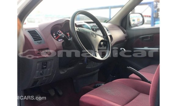Buy Import Toyota Hilux White Car in Import - Dubai in Dhufar Buy Import Toyota Hilux White Car in Import - Dubai in Dhufar