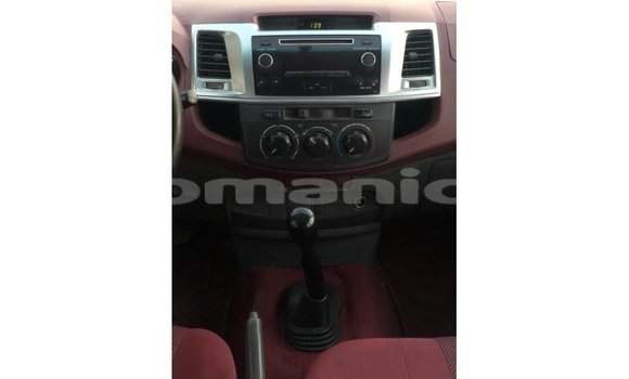 Buy Import Toyota Hilux White Car in Import - Dubai in Dhufar Buy Import Toyota Hilux White Car in Import - Dubai in Dhufar