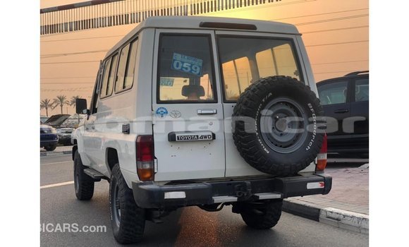 Buy Import Toyota Land Cruiser White Car in Import - Dubai in Dhufar Buy Import Toyota Land Cruiser White Car in Import - Dubai in Dhufar