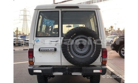 Buy Import Toyota Land Cruiser White Car in Import - Dubai in Dhufar Buy Import Toyota Land Cruiser White Car in Import - Dubai in Dhufar
