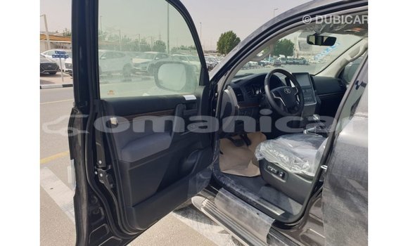 Buy Import Toyota Land Cruiser Black Car in Import - Dubai in Dhufar Buy Import Toyota Land Cruiser Black Car in Import - Dubai in Dhufar