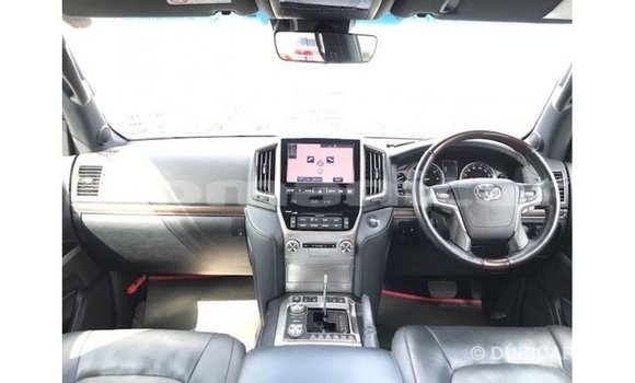 Buy Import Toyota Land Cruiser White Car in Import - Dubai in Dhufar Buy Import Toyota Land Cruiser White Car in Import - Dubai in Dhufar
