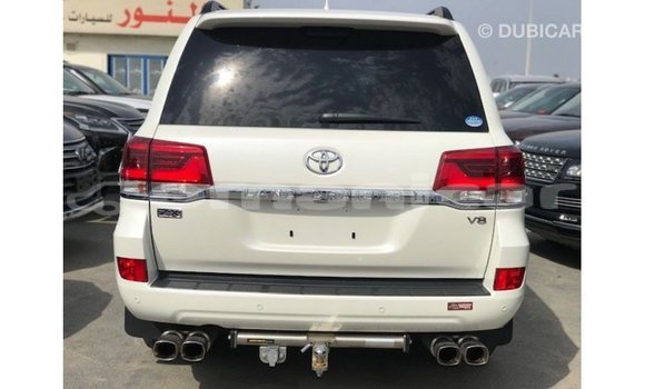 Buy Import Toyota Land Cruiser White Car in Import - Dubai in Dhufar Buy Import Toyota Land Cruiser White Car in Import - Dubai in Dhufar
