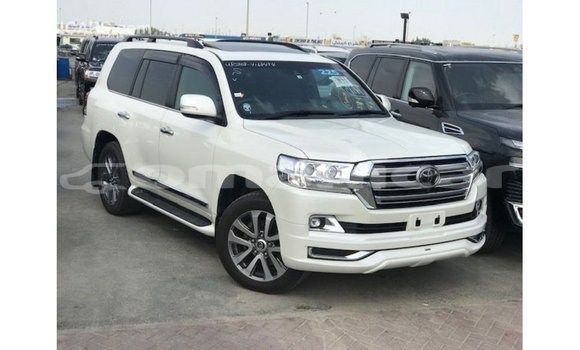 Buy Import Toyota Land Cruiser White Car in Import - Dubai in Dhufar Buy Import Toyota Land Cruiser White Car in Import - Dubai in Dhufar