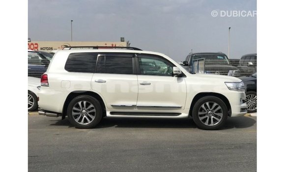 Buy Import Toyota Land Cruiser White Car in Import - Dubai in Dhufar Buy Import Toyota Land Cruiser White Car in Import - Dubai in Dhufar