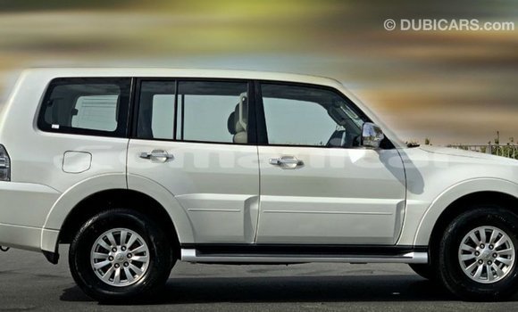 Buy Import Mitsubishi Pajero White Car in Import - Dubai in Dhufar Buy Import Mitsubishi Pajero White Car in Import - Dubai in Dhufar