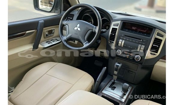Buy Import Mitsubishi Pajero White Car in Import - Dubai in Dhufar Buy Import Mitsubishi Pajero White Car in Import - Dubai in Dhufar