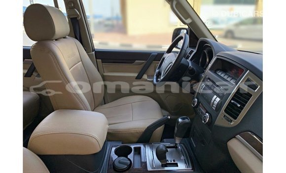 Buy Import Mitsubishi Pajero White Car in Import - Dubai in Dhufar Buy Import Mitsubishi Pajero White Car in Import - Dubai in Dhufar