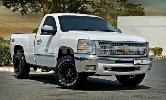 Buy Import Chevrolet Silverado White Car in Import - Dubai in Dhufar Buy Import Chevrolet Silverado White Car in Import - Dubai in Dhufar