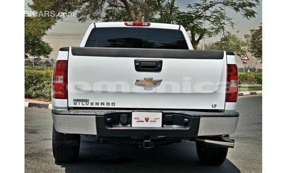 Buy Import Chevrolet Silverado White Car in Import - Dubai in Dhufar Buy Import Chevrolet Silverado White Car in Import - Dubai in Dhufar