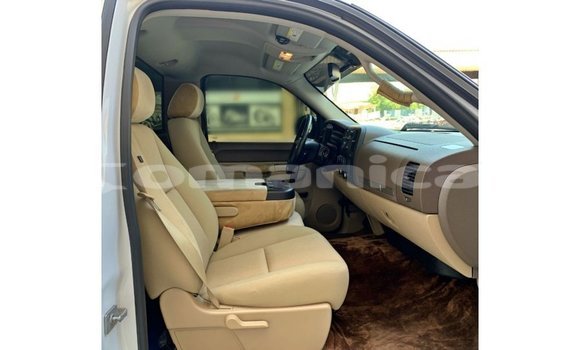 Buy Import Chevrolet Silverado White Car in Import - Dubai in Dhufar Buy Import Chevrolet Silverado White Car in Import - Dubai in Dhufar