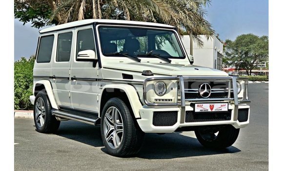 Buy Import Mercedes-Benz 190 White Car in Import - Dubai in Dhufar