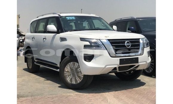 Buy Import Nissan Patrol White Car in Import - Dubai in Dhufar
