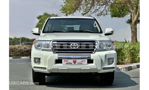 Buy Import Toyota Land Cruiser White Car in Import - Dubai in Dhufar Buy Import Toyota Land Cruiser White Car in Import - Dubai in Dhufar