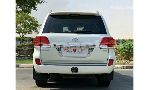 Buy Import Toyota Land Cruiser White Car in Import - Dubai in Dhufar Buy Import Toyota Land Cruiser White Car in Import - Dubai in Dhufar