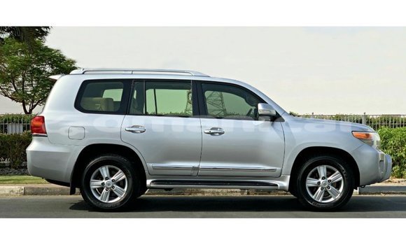 Buy Import Toyota Land Cruiser Other Car in Import - Dubai in Dhufar Buy Import Toyota Land Cruiser Other Car in Import - Dubai in Dhufar