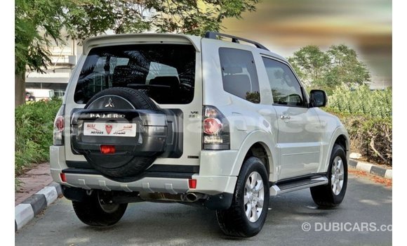 Buy Import Mitsubishi Pajero White Car in Import - Dubai in Dhufar Buy Import Mitsubishi Pajero White Car in Import - Dubai in Dhufar