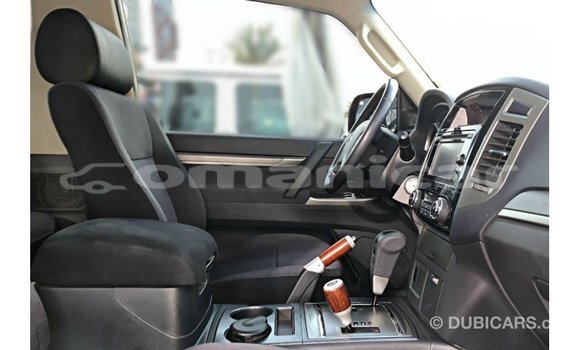 Buy Import Mitsubishi Pajero White Car in Import - Dubai in Dhufar Buy Import Mitsubishi Pajero White Car in Import - Dubai in Dhufar
