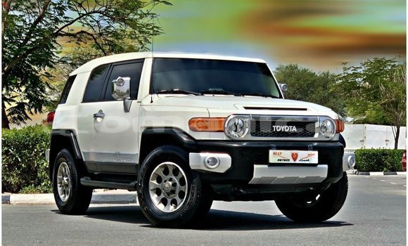 Buy Import Toyota FJ Cruiser White Car in Import - Dubai in Dhufar Buy Import Toyota FJ Cruiser White Car in Import - Dubai in Dhufar