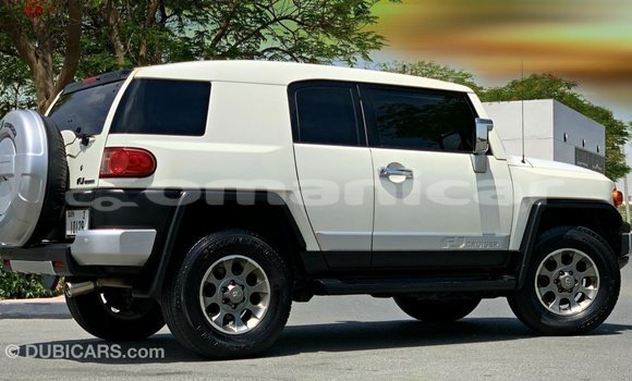 Buy Import Toyota FJ Cruiser White Car in Import - Dubai in Dhufar Buy Import Toyota FJ Cruiser White Car in Import - Dubai in Dhufar
