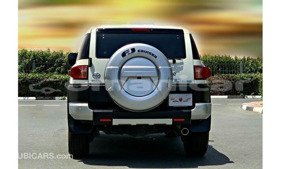 Buy Import Toyota FJ Cruiser White Car in Import - Dubai in Dhufar Buy Import Toyota FJ Cruiser White Car in Import - Dubai in Dhufar