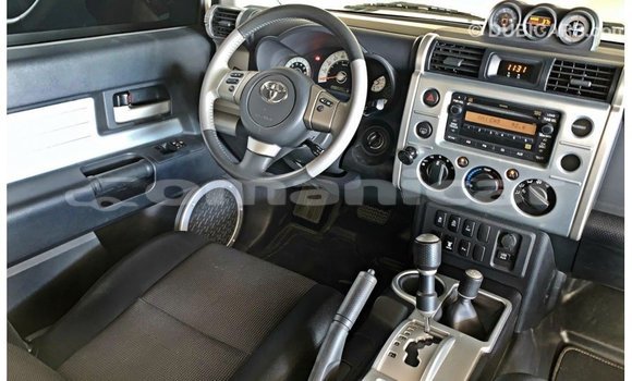 Buy Import Toyota FJ Cruiser White Car in Import - Dubai in Dhufar Buy Import Toyota FJ Cruiser White Car in Import - Dubai in Dhufar