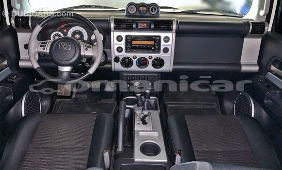 Buy Import Toyota FJ Cruiser White Car in Import - Dubai in Dhufar Buy Import Toyota FJ Cruiser White Car in Import - Dubai in Dhufar