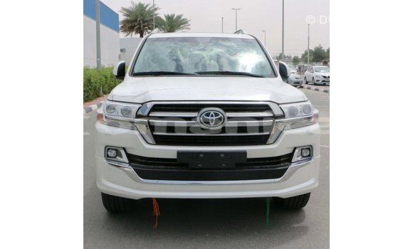 Buy Import Toyota Land Cruiser White Car in Import - Dubai in Dhufar Buy Import Toyota Land Cruiser White Car in Import - Dubai in Dhufar