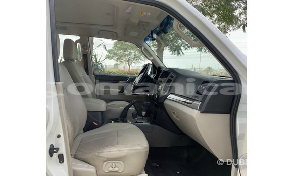 Buy Import Mitsubishi Pajero White Car in Import - Dubai in Dhufar Buy Import Mitsubishi Pajero White Car in Import - Dubai in Dhufar