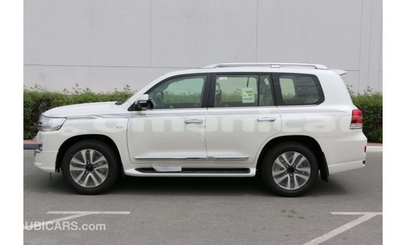Buy Import Toyota Land Cruiser White Car in Import - Dubai in Dhufar Buy Import Toyota Land Cruiser White Car in Import - Dubai in Dhufar